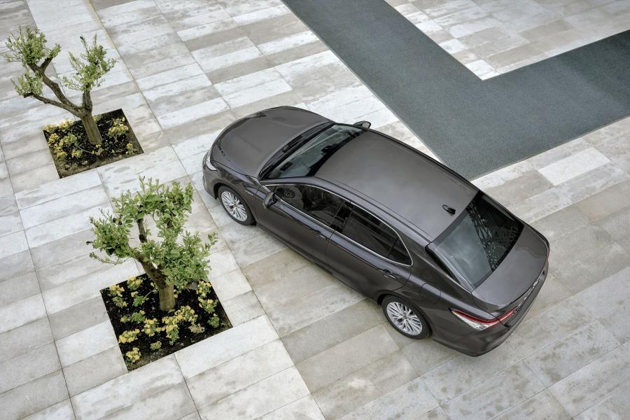 Toyota Camry Hybrid 2019 года  (EU) (фото 29 из 45)